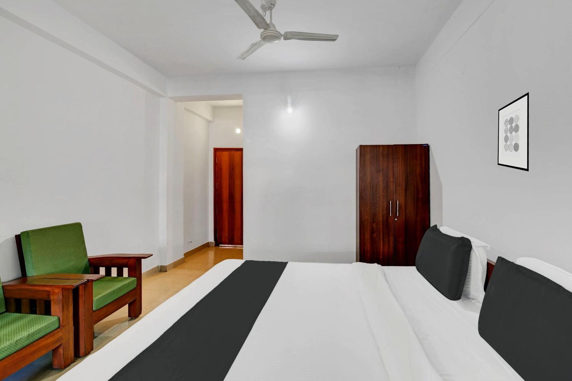 Super Collection O Madikeri City Center Near Ksrtc Bus Stand Coorg Formerly Hotel Ragsys Ngoại thất bức ảnh