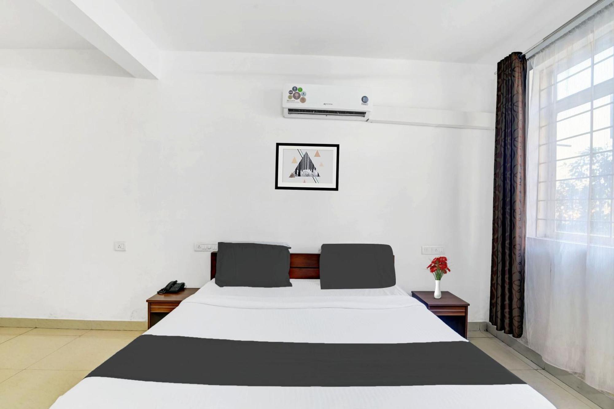 Super Collection O Madikeri City Center Near Ksrtc Bus Stand Coorg Formerly Hotel Ragsys Ngoại thất bức ảnh